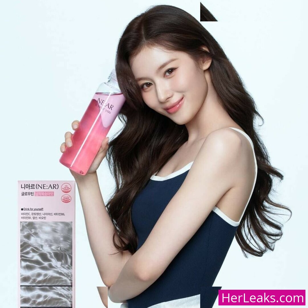 Minatozaki Sana - Image 160