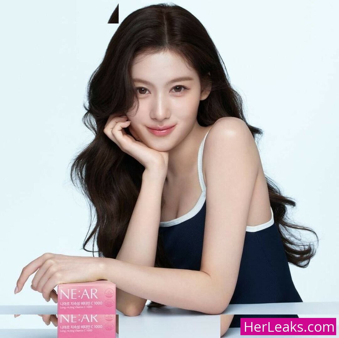 Minatozaki Sana - Image 159
