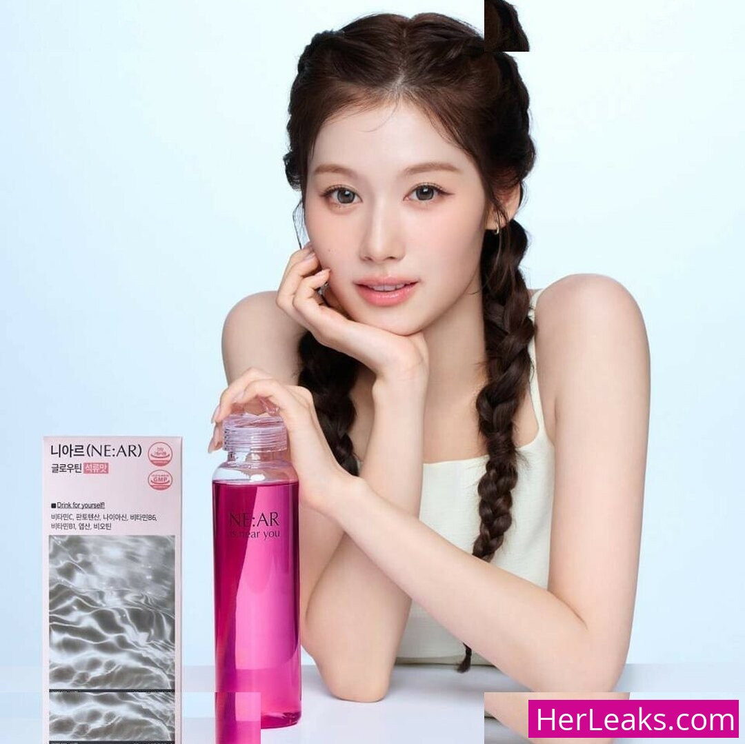 Minatozaki Sana - Image 156