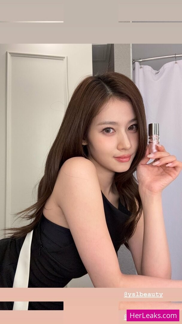 Minatozaki Sana - Image 148