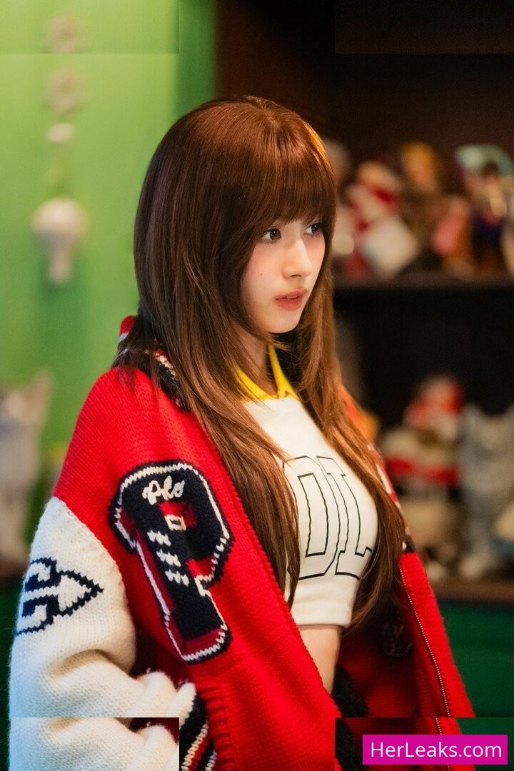 Minatozaki Sana - Image 143