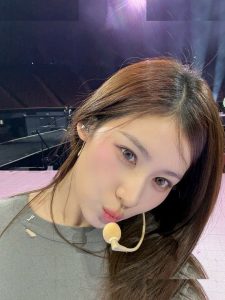 Minatozaki Sana - Image 134