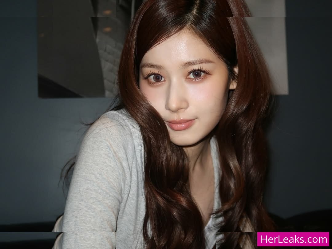 Minatozaki Sana - Image 130