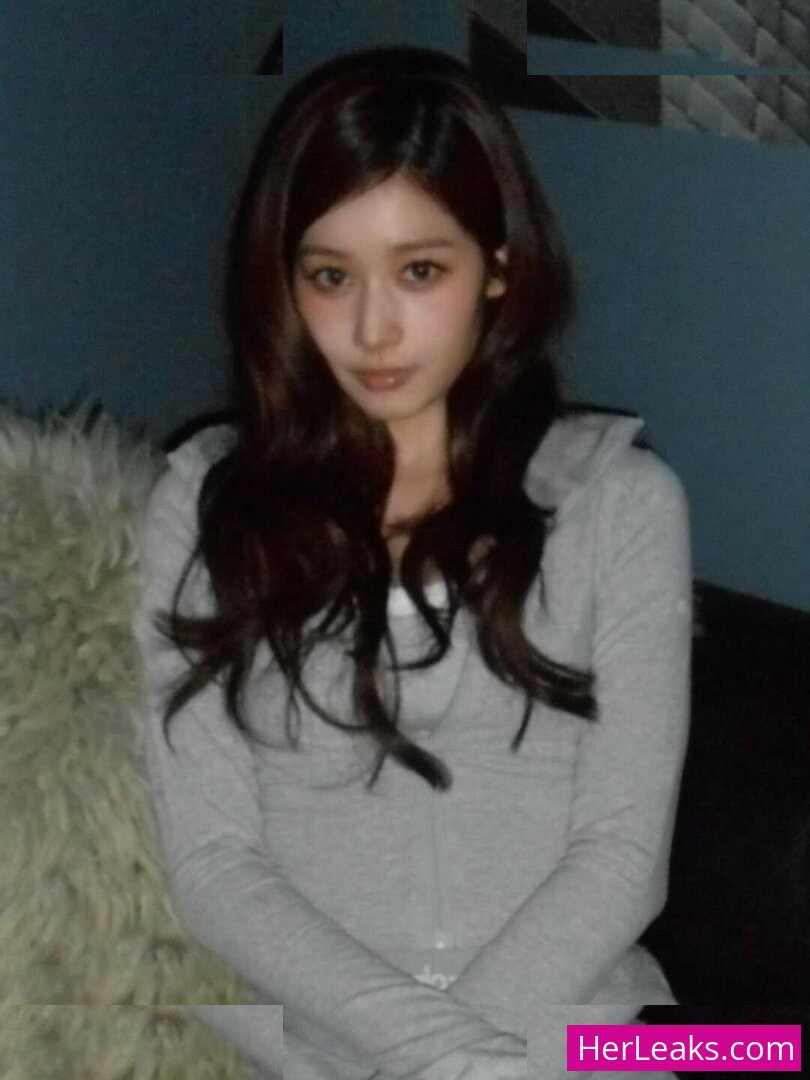 Minatozaki Sana - Image 123