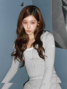Minatozaki Sana - Image 121