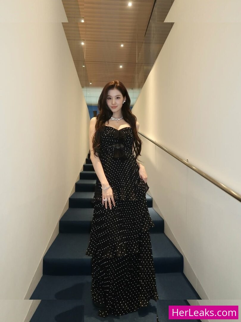 Minatozaki Sana - Image 110