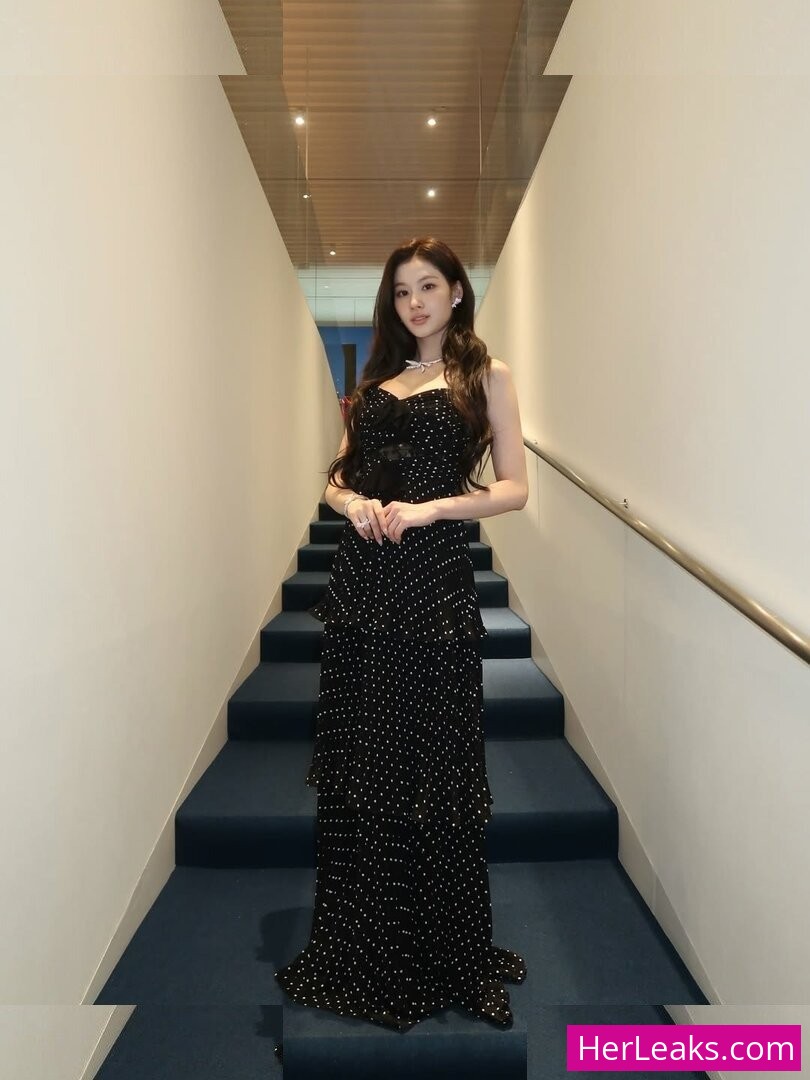 Minatozaki Sana - Image 109