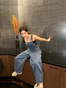 Minatozaki Sana - Image 97
