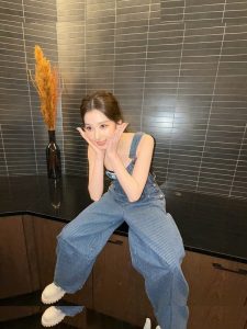 Minatozaki Sana - Image 94