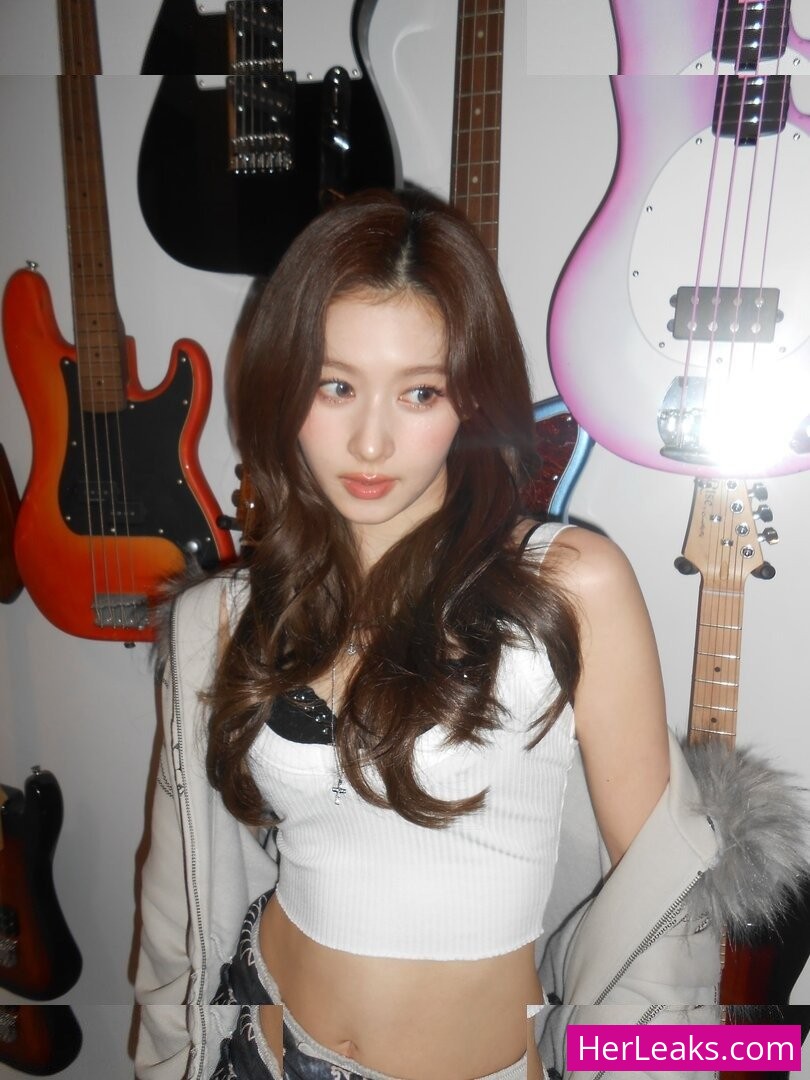 Minatozaki Sana - Image 84