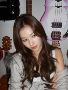 Minatozaki Sana - Image 74