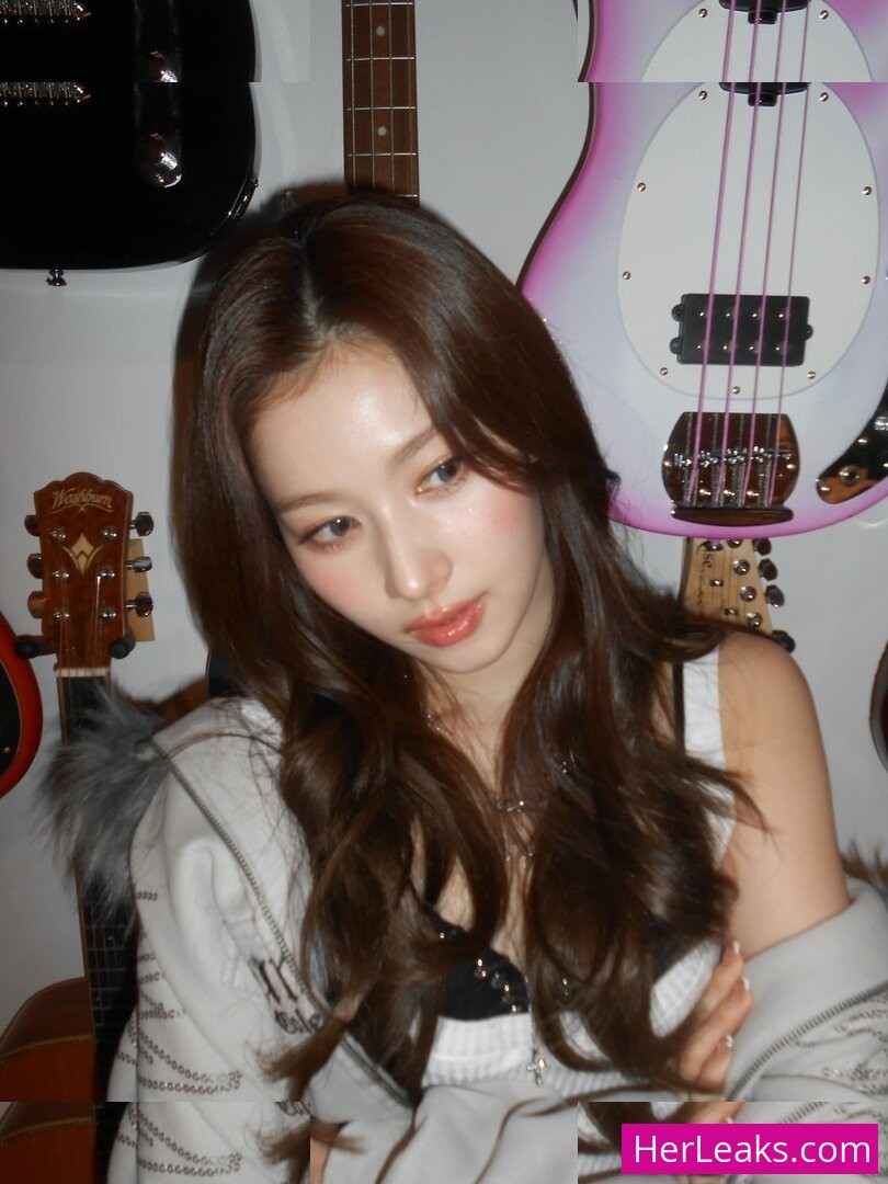 Minatozaki Sana - Image 74