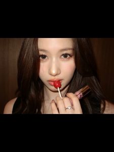 Minatozaki Sana - Image 59