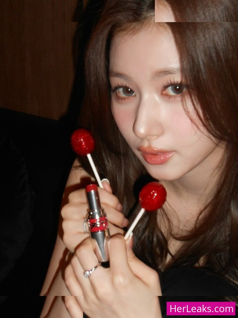 Minatozaki Sana - Image 51