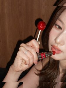 Minatozaki Sana - Image 47