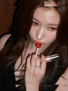Minatozaki Sana - Image 45