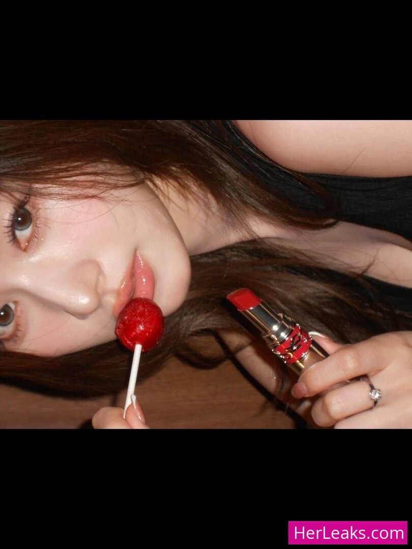 Minatozaki Sana - Image 43