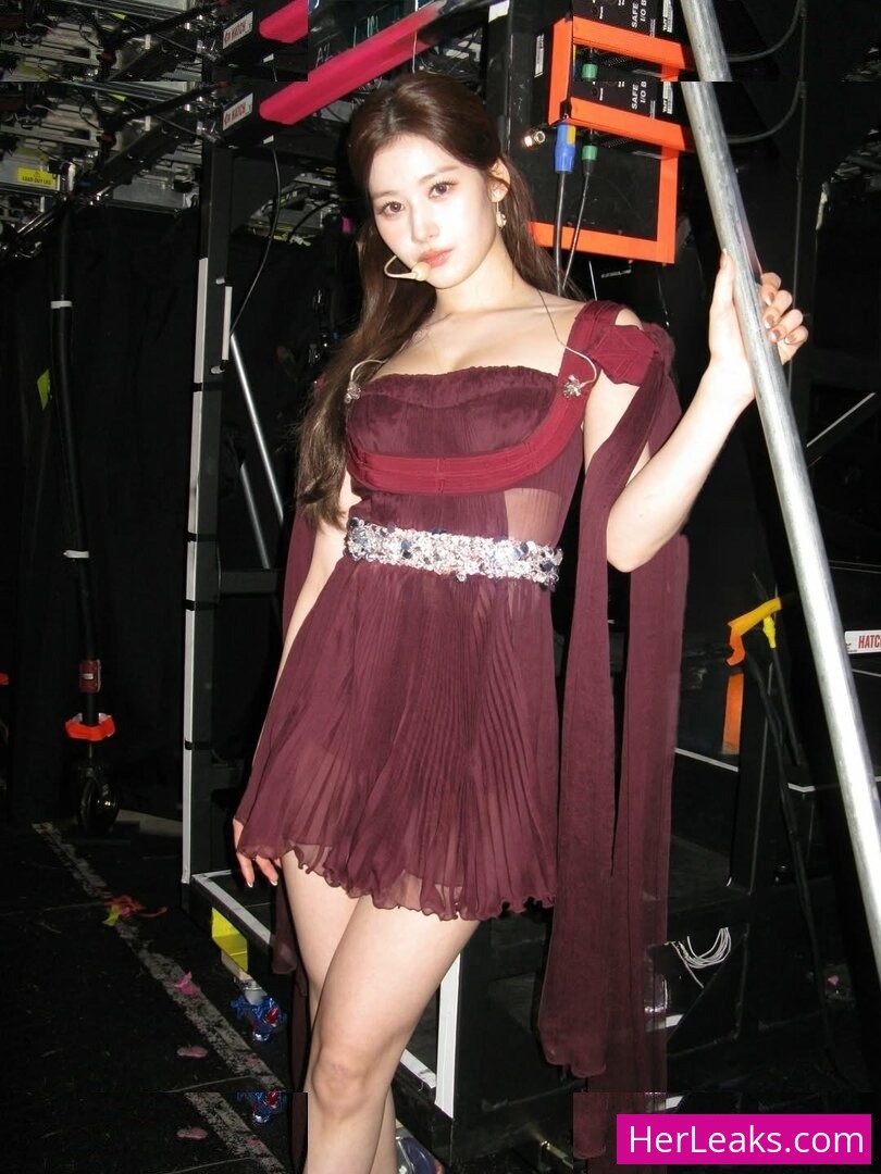 Minatozaki Sana - Image 18