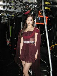 Minatozaki Sana - Image 17