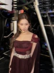 Minatozaki Sana - Image 10