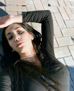 Naomi Ross - Image 11