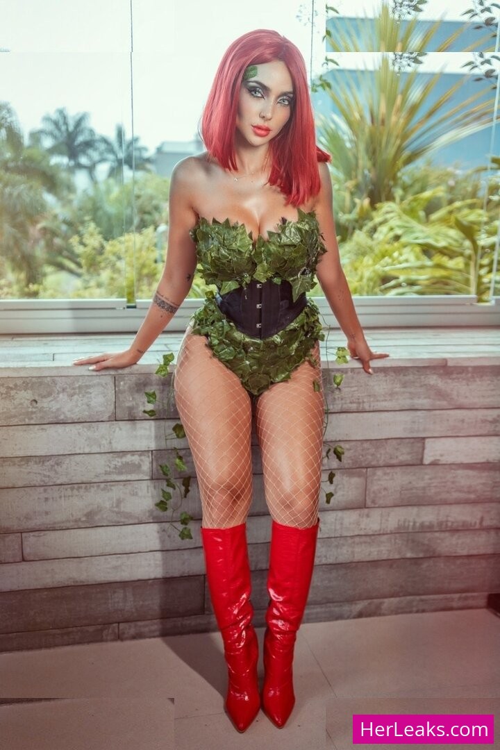 Nyvi Estephan - Image 354