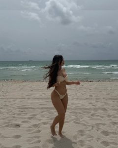 Nyvi Estephan - Image 219