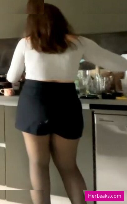 Özge Azunyan - Image 99