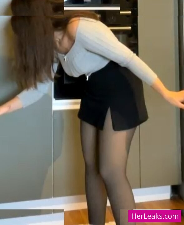 Özge Azunyan - Image 97