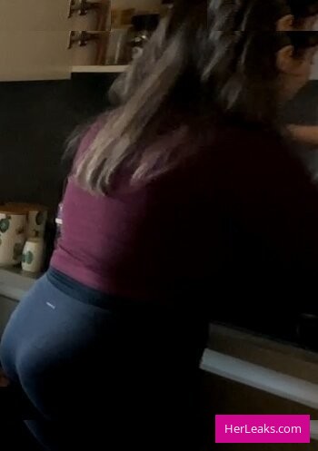 Özge Azunyan - Image 86