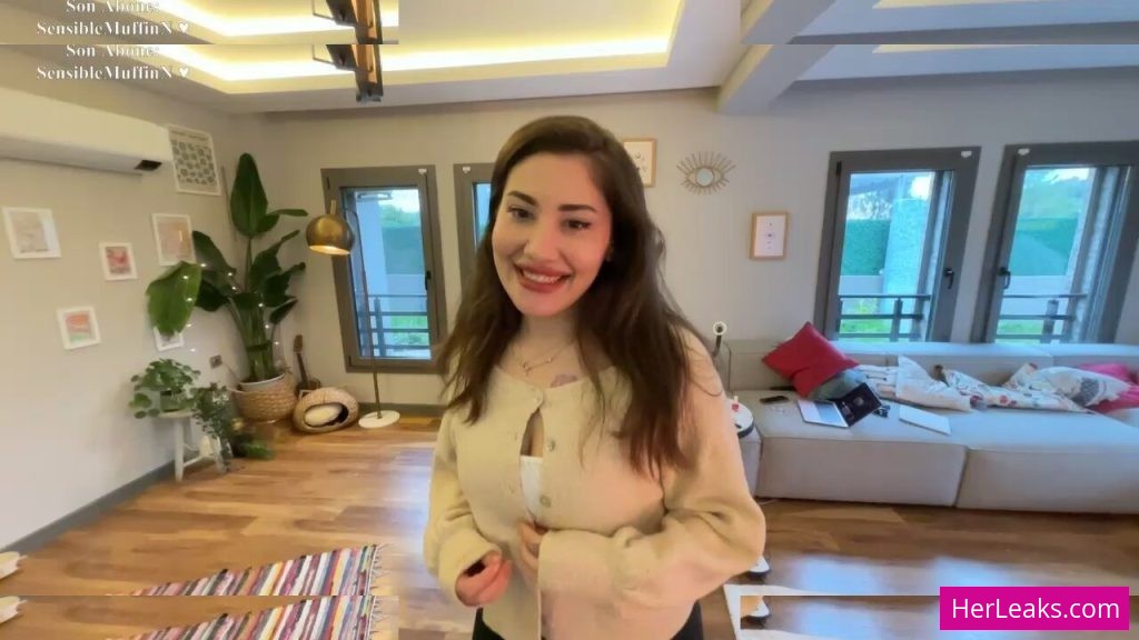 Özge Azunyan - Image 82