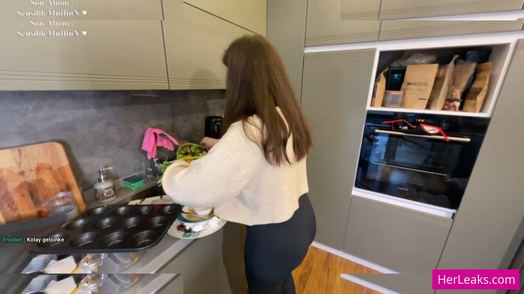 Özge Azunyan - Image 81