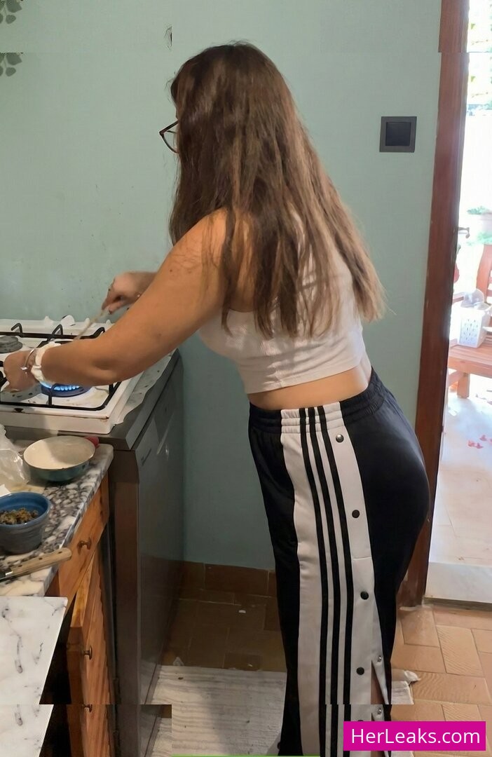 Özge Azunyan - Image 56