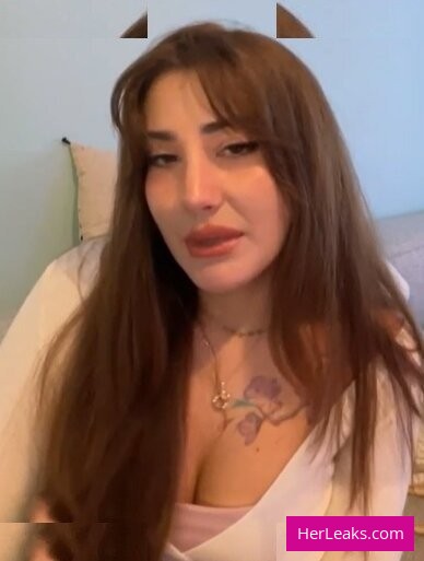 Özge Azunyan - Image 47