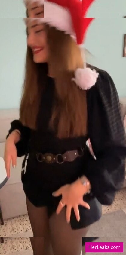 Özge Azunyan - Image 39