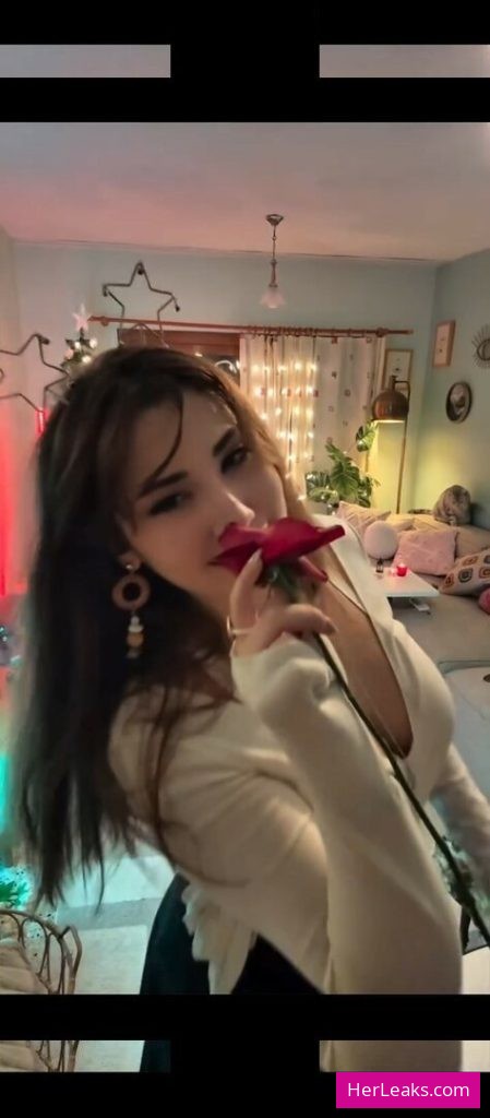 Özge Azunyan - Image 17