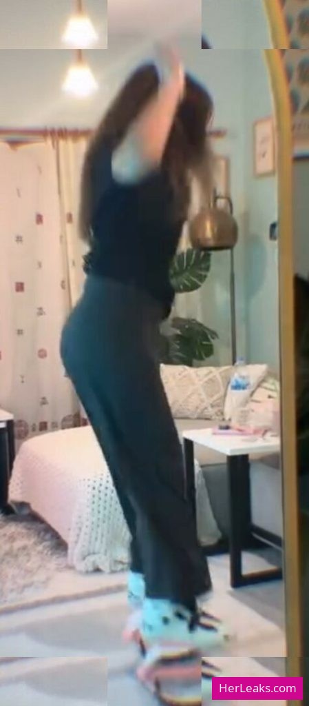 Özge Azunyan - Image 15