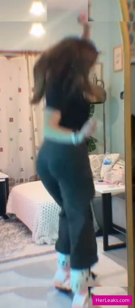 Özge Azunyan - Image 14