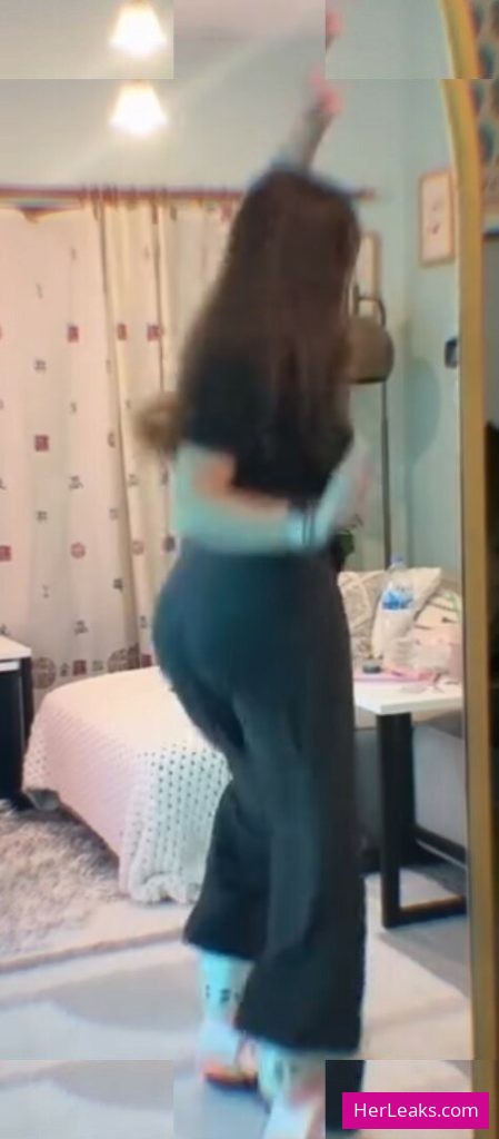 Özge Azunyan - Image 13