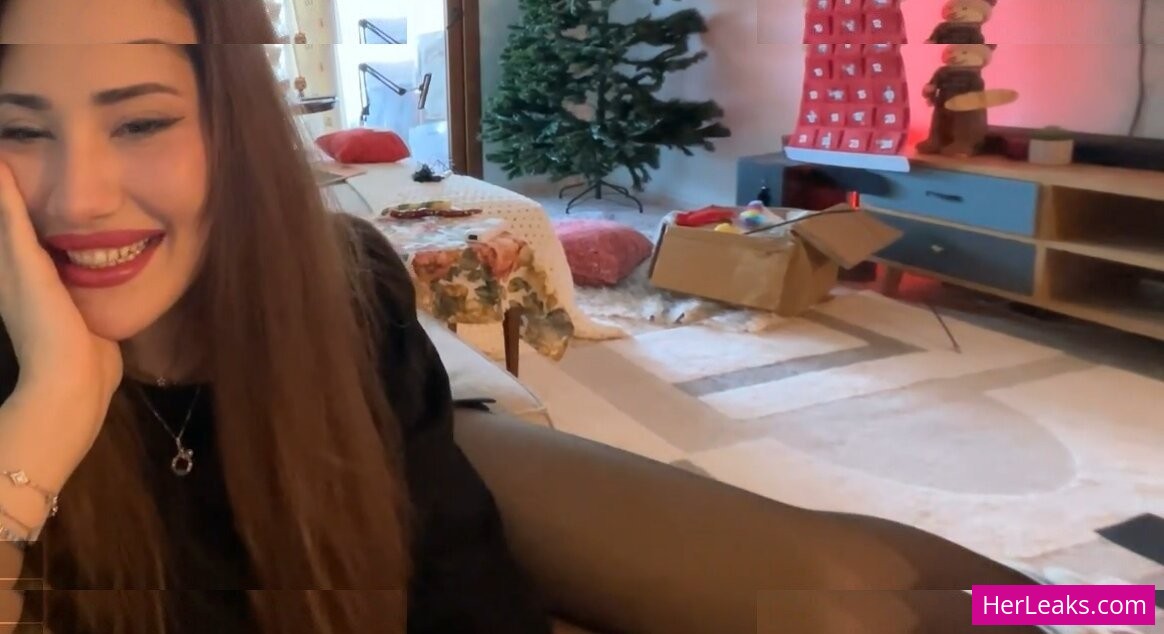 Özge Azunyan - Image 11