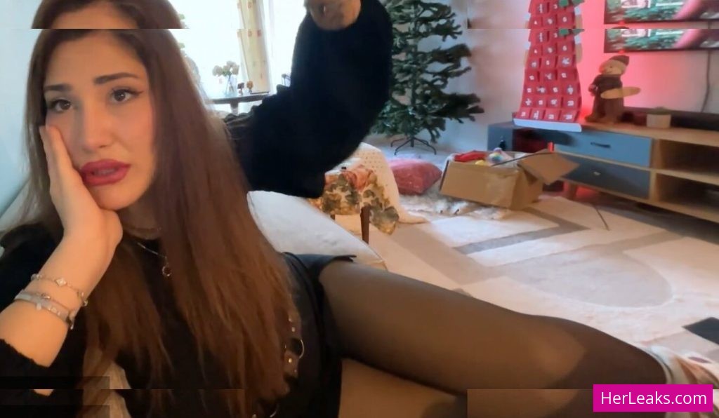 Özge Azunyan - Image 10