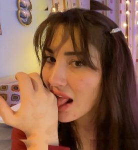 Özge Azunyan - Image 128