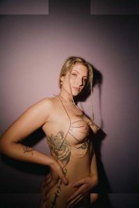Pauline Caspari - Image 32