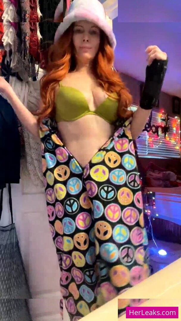 Phoebe Price - Image 315