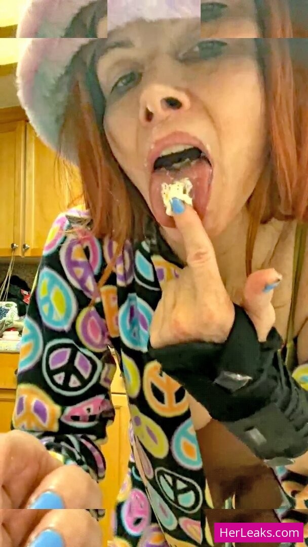 Phoebe Price - Image 302