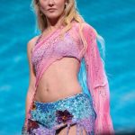 Zara Larsson - Image 384