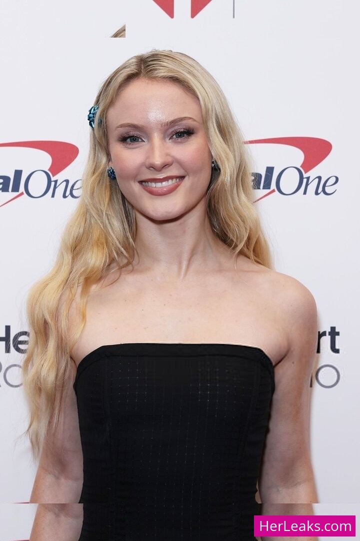 Zara Larsson - Image 374