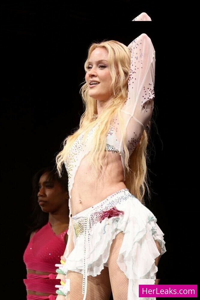 Zara Larsson - Image 353