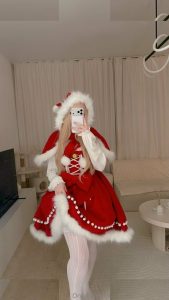Alina Kim - Image 139