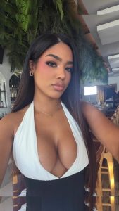 Andreina Santos - Image 16